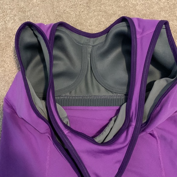 Medium Nike Racerback - Picture 6 of 8